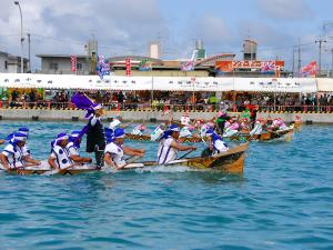 糸満ハーレー｜2026年6月18日（木）糸満漁港中地区で開催！ 古くから受け継がれる伝統行事